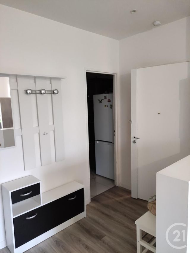 Afficher la photo en grand Appartement F4 à louer - 4 pièces - 72.2 m2 - MAISONS LAFFITTE - 78 - ILE-DE-FRANCE - Century 21 Laffitte Immobilier