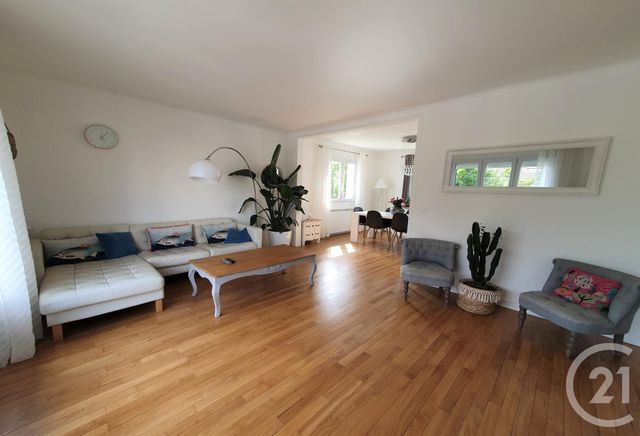 maison à vendre - 8 pièces - 156.0 m2 - LE MESNIL LE ROI - 78 - ILE-DE-FRANCE - Century 21 Laffitte Immobilier maison à vendre - 8 pièces - 156.0 m2 - LE MESNIL LE ROI - 78 - ILE-DE-FRANCE - Century 21 Laffitte Immobilier