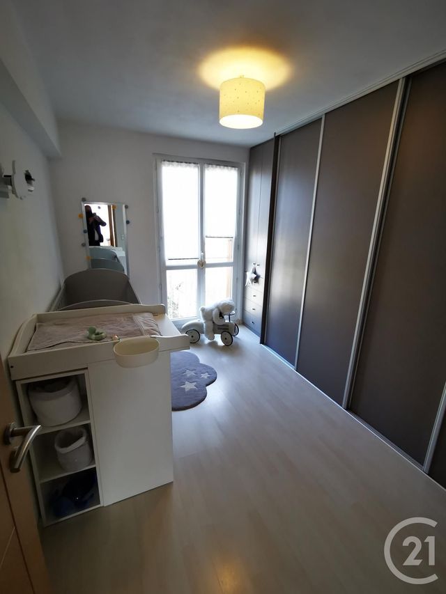 Appartement F4 à vendre - 4 pièces - 78.16 m2 - MAISONS LAFFITTE - 78 - ILE-DE-FRANCE - Century 21 Laffitte Immobilier Appartement F4 à vendre - 4 pièces - 78.16 m2 - MAISONS LAFFITTE - 78 - ILE-DE-FRANCE - Century 21 Laffitte Immobilier