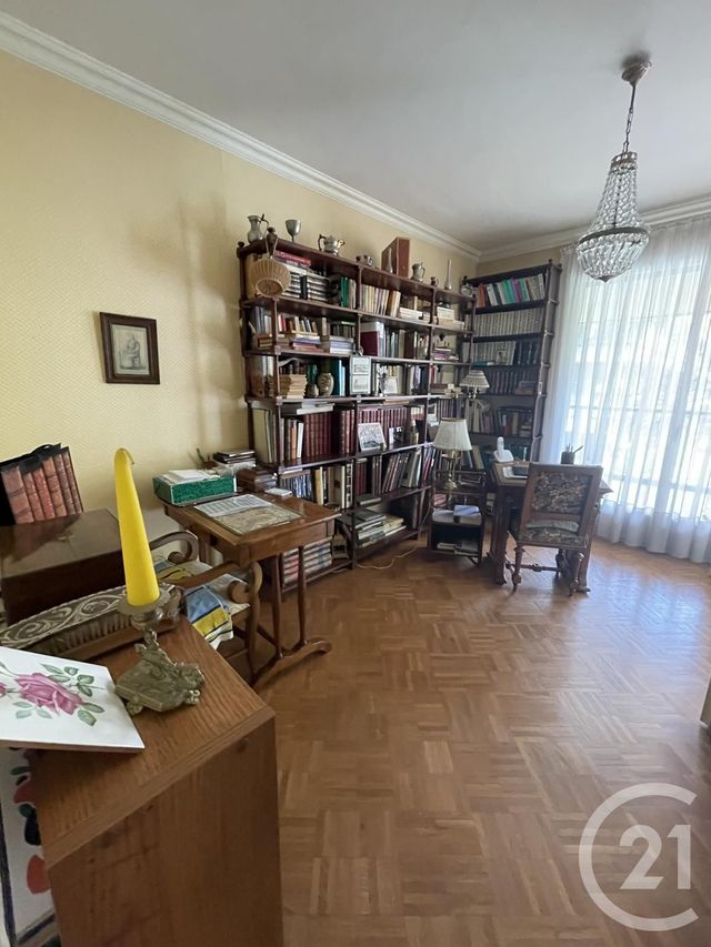 Appartement F5 à vendre - 5 pièces - 120.49 m2 - MAISONS LAFFITTE - 78 - ILE-DE-FRANCE - Century 21 Laffitte Immobilier Appartement F5 à vendre - 5 pièces - 120.49 m2 - MAISONS LAFFITTE - 78 - ILE-DE-FRANCE - Century 21 Laffitte Immobilier