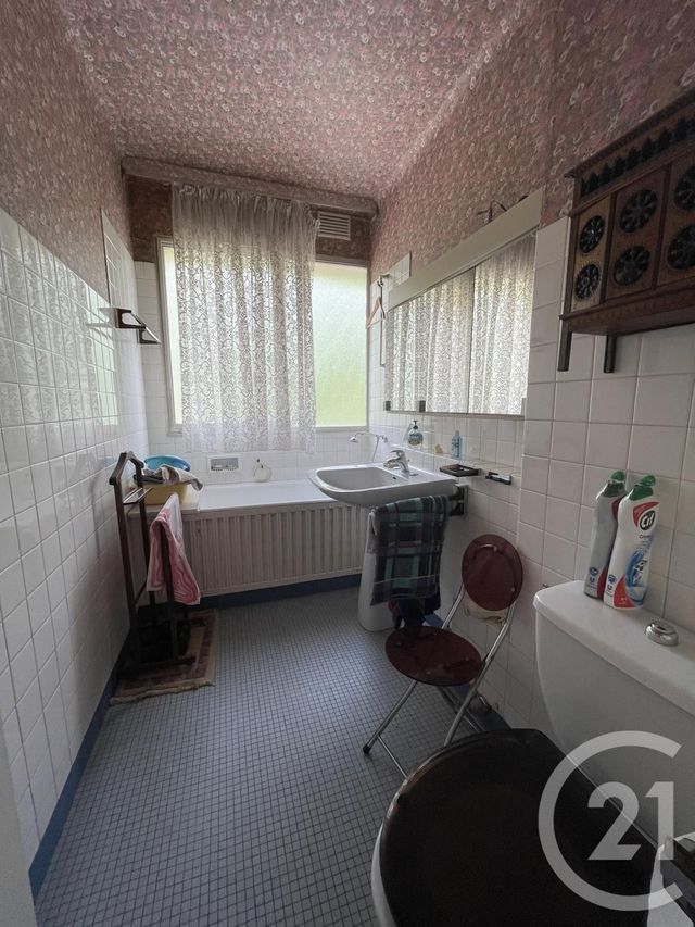 Appartement F5 à vendre - 5 pièces - 120.49 m2 - MAISONS LAFFITTE - 78 - ILE-DE-FRANCE - Century 21 Laffitte Immobilier Appartement F5 à vendre - 5 pièces - 120.49 m2 - MAISONS LAFFITTE - 78 - ILE-DE-FRANCE - Century 21 Laffitte Immobilier