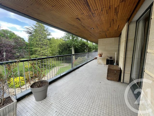 Appartement F5 à vendre - 5 pièces - 120.49 m2 - MAISONS LAFFITTE - 78 - ILE-DE-FRANCE - Century 21 Laffitte Immobilier Appartement F5 à vendre - 5 pièces - 120.49 m2 - MAISONS LAFFITTE - 78 - ILE-DE-FRANCE - Century 21 Laffitte Immobilier