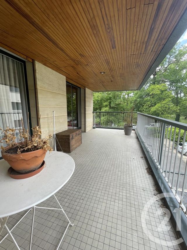 Appartement F5 à vendre - 5 pièces - 120.49 m2 - MAISONS LAFFITTE - 78 - ILE-DE-FRANCE - Century 21 Laffitte Immobilier Appartement F5 à vendre - 5 pièces - 120.49 m2 - MAISONS LAFFITTE - 78 - ILE-DE-FRANCE - Century 21 Laffitte Immobilier