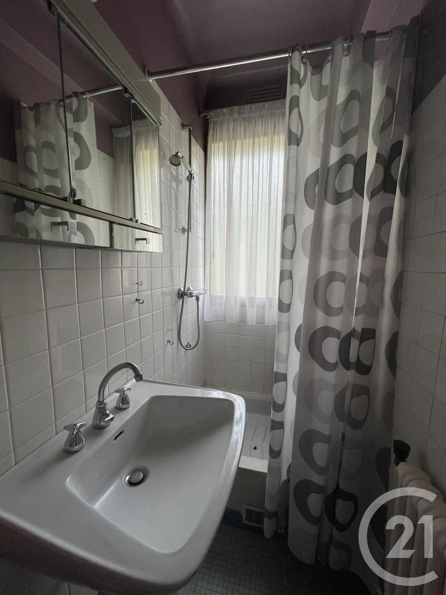 Appartement F5 à vendre - 5 pièces - 120.49 m2 - MAISONS LAFFITTE - 78 - ILE-DE-FRANCE - Century 21 Laffitte Immobilier Appartement F5 à vendre - 5 pièces - 120.49 m2 - MAISONS LAFFITTE - 78 - ILE-DE-FRANCE - Century 21 Laffitte Immobilier