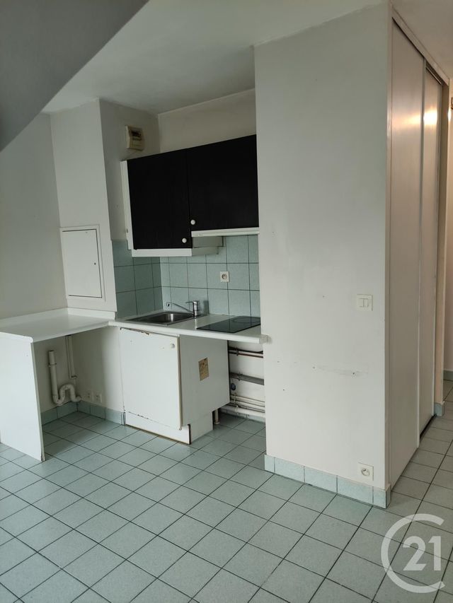 Studio à vendre - 1 pièce - 25.3 m2 - MAISONS LAFFITTE - 78 - ILE-DE-FRANCE - Century 21 Laffitte Immobilier Studio à vendre - 1 pièce - 25.3 m2 - MAISONS LAFFITTE - 78 - ILE-DE-FRANCE - Century 21 Laffitte Immobilier