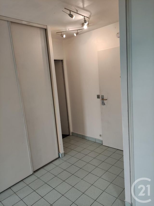 Studio à vendre - 1 pièce - 25.3 m2 - MAISONS LAFFITTE - 78 - ILE-DE-FRANCE - Century 21 Laffitte Immobilier Studio à vendre - 1 pièce - 25.3 m2 - MAISONS LAFFITTE - 78 - ILE-DE-FRANCE - Century 21 Laffitte Immobilier