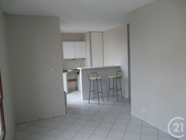Afficher la photo en grand Studio à louer - 1 pièce - 25.0 m2 - MAISONS LAFFITTE - 78 - ILE-DE-FRANCE - Century 21 Laffitte Immobilier