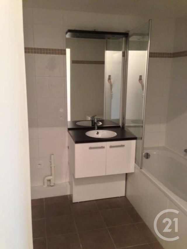 Afficher la photo en grand Appartement F2 à louer - 2 pièces - 35.53 m2 - MAISONS LAFFITTE - 78 - ILE-DE-FRANCE - Century 21 Laffitte Immobilier