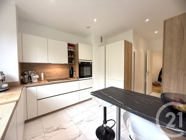 Afficher la photo en grand Appartement F5 à vendre - 5 pièces - 122.83 m2 - LE MESNIL LE ROI - 78 - ILE-DE-FRANCE - Century 21 Laffitte Immobilier