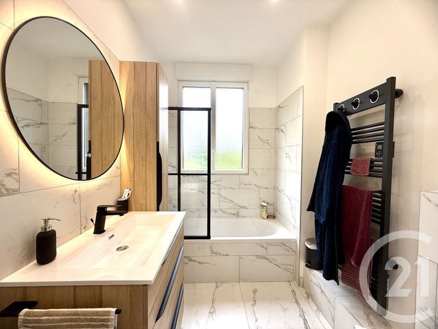 Afficher la photo en grand Appartement F5 à vendre - 5 pièces - 122.83 m2 - LE MESNIL LE ROI - 78 - ILE-DE-FRANCE - Century 21 Laffitte Immobilier