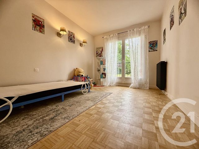 Afficher la photo en grand Appartement F5 à vendre - 5 pièces - 96.65 m2 - MAISONS LAFFITTE - 78 - ILE-DE-FRANCE - Century 21 Laffitte Immobilier