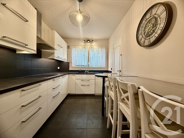 Afficher la photo en grand Appartement F5 à vendre - 5 pièces - 96.65 m2 - MAISONS LAFFITTE - 78 - ILE-DE-FRANCE - Century 21 Laffitte Immobilier