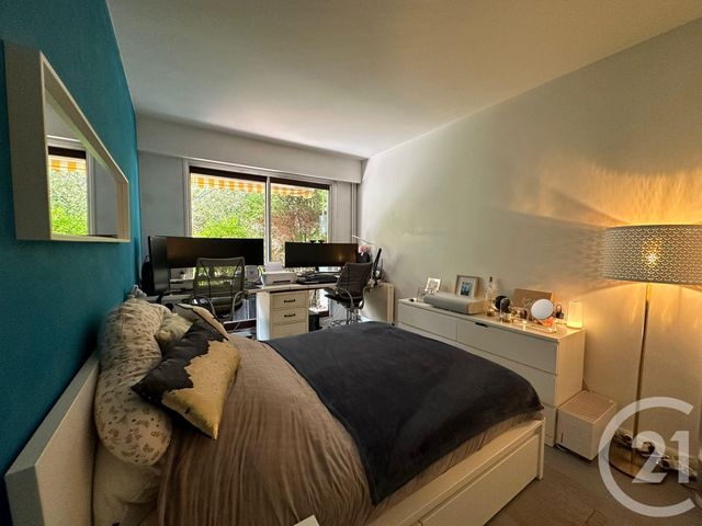 Afficher la photo en grand Appartement F2 à vendre - 2 pièces - 65.0 m2 - LE MESNIL LE ROI - 78 - ILE-DE-FRANCE - Century 21 Laffitte Immobilier