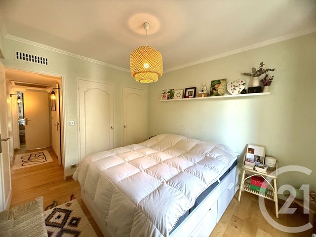 Afficher la photo en grand Appartement F3 à vendre - 3 pièces - 70.0 m2 - MAISONS LAFFITTE - 78 - ILE-DE-FRANCE - Century 21 Laffitte Immobilier