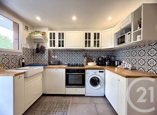 Afficher la photo en grand Appartement F3 à vendre - 3 pièces - 70.0 m2 - MAISONS LAFFITTE - 78 - ILE-DE-FRANCE - Century 21 Laffitte Immobilier